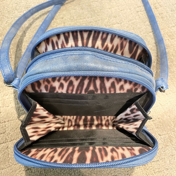 Cross body navy blue purse - Picture 3 of 4